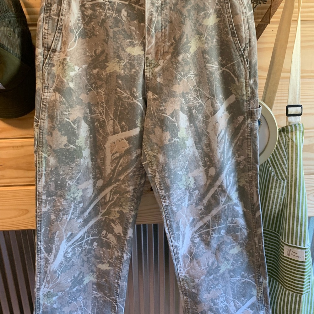 Abercrombie & Fitch Camouflage Baggy Pants
